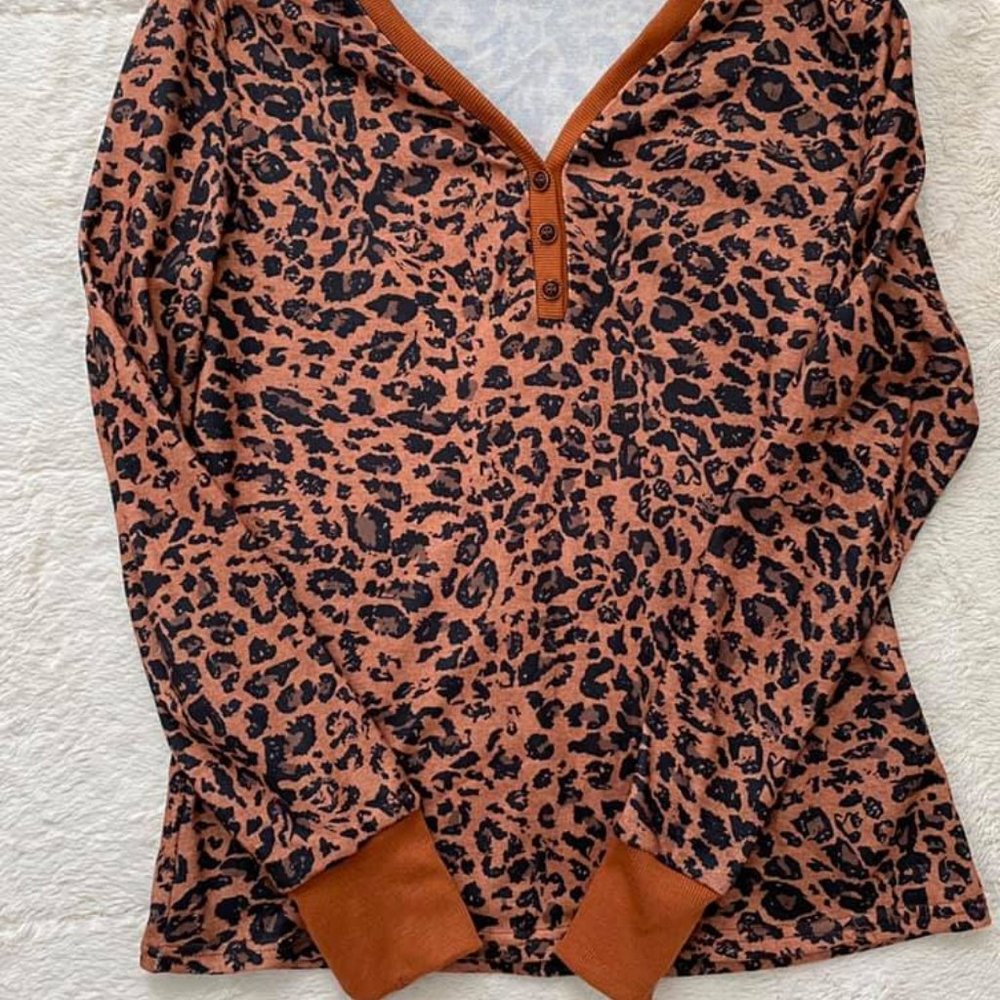 Leopard Button Top